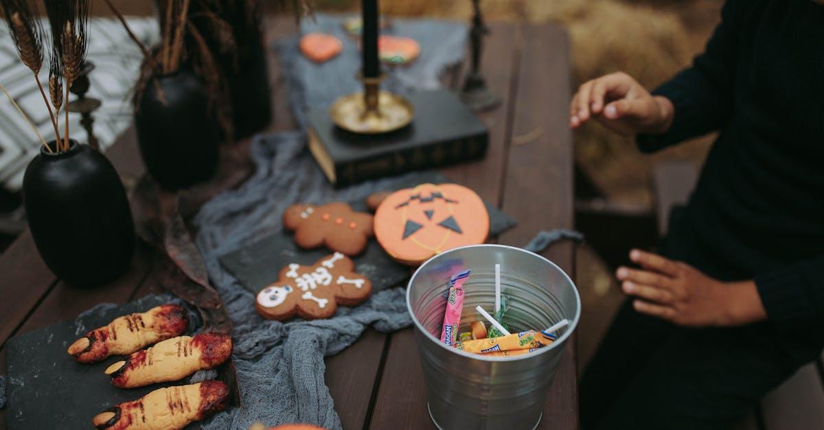 découvrez des idées terrifiantes pour halloween ! costumes, décorations, recettes de friandises et astuces pour une fête mémorable. plongez dans l'esprit d'halloween et faites frémir vos amis et votre famille avec des créations originales et effrayantes.