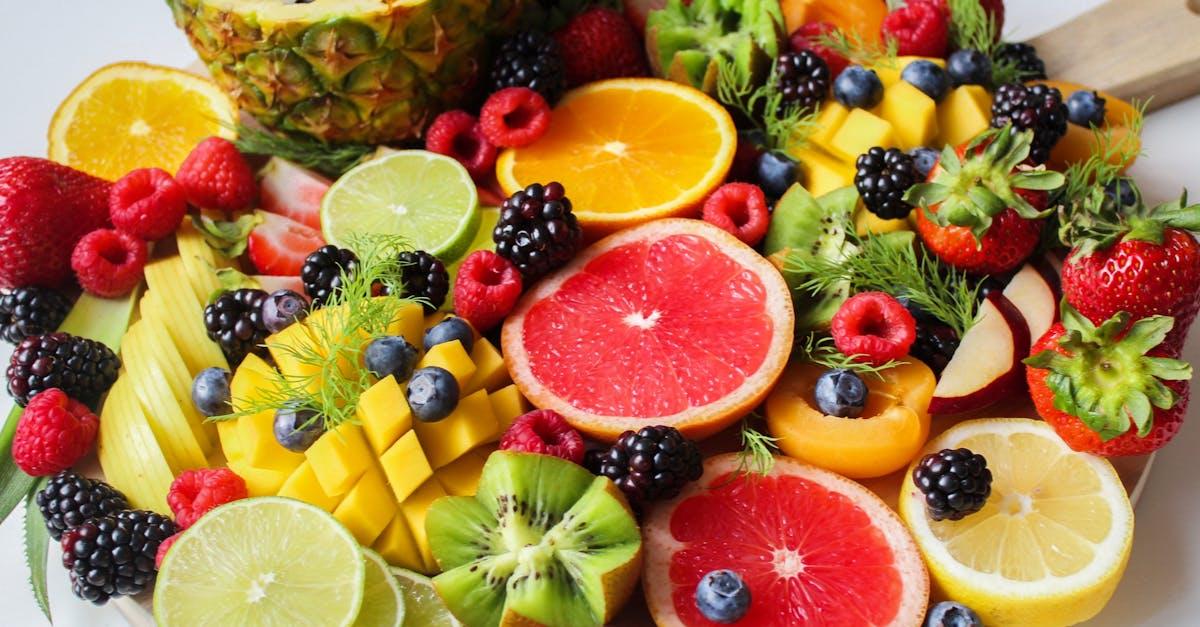découvrez toutes les informations sur l'allergie au kiwi : symptômes, causes, traitements et conseils pour vivre sereinement avec cette allergie alimentaire. informez-vous pour mieux comprendre et gérer vos réactions.