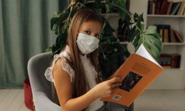 découvrez nos solutions de protection pour livres, idéales pour préserver la qualité de vos ouvrages préférés. protégez vos livres des dommages, de l'humidité et des déchirures grâce à nos couvertures robustes et esthétiques, conçues pour un usage durable.
