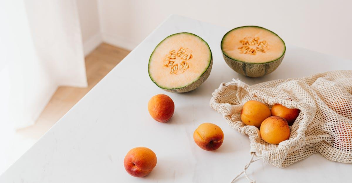 découvrez la délicieuse saveur de l'abricot, un fruit juteux et nutritif, parfait pour vos desserts, salades et collations. apprenez tout sur ses bienfaits pour la santé, ses variétés et comment l'apprécier au mieux dans votre cuisine.