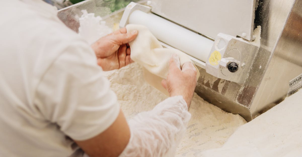 découvrez comment utiliser une machine à pain pour préparer facilement du pain frais et savoureux à la maison. nos conseils et recettes vous guideront dans la réalisation de pains variés, croustillants à l'extérieur et moelleux à l'intérieur.