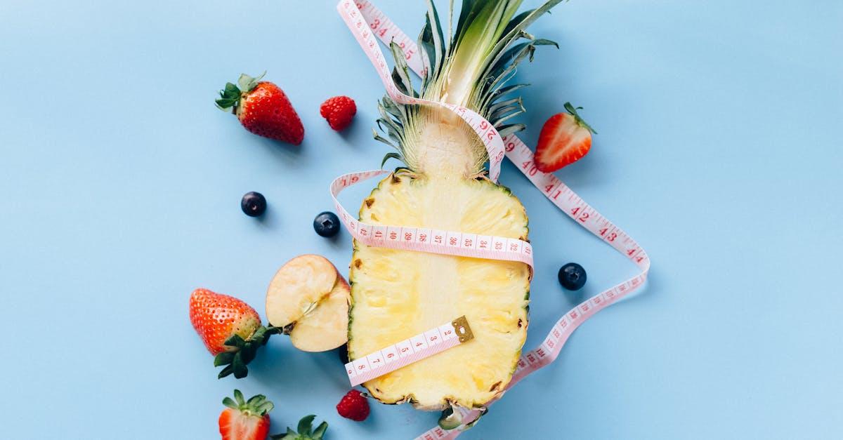 découvrez tout ce que vous devez savoir sur les calories : leur rôle dans notre alimentation, comment les compter efficacement et des conseils pour maintenir un équilibre calorique santé. informez-vous sur les besoins caloriques selon vos objectifs fitness.