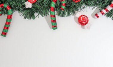 découvrez la magie de noël avec notre guide ultime : idées de cadeaux, recettes festives, traditions incontournables et décorations inspirantes pour célébrer cette période enchantée en famille et entre amis.