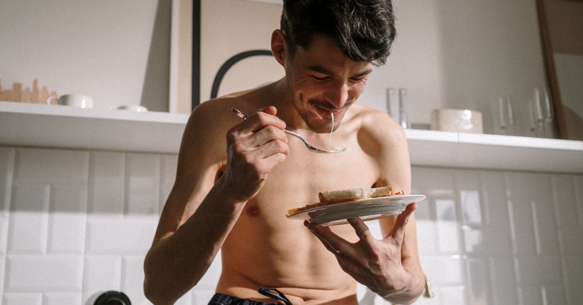 découvrez notre délicieuse recette de croque-monsieur, un classique de la cuisine française. savourez ce sandwich grillé au fromage fondant et au jambon, parfait pour un déjeuner rapide ou un snack gourmand. faites-vous plaisir avec des variations créatives et des astuces pour le réussir à coup sûr.