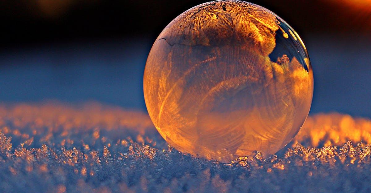 découvrez le concept de 'freeze response', une réaction naturelle face au stress qui bloque l'action et peut affecter la prise de décision. apprenez comment reconnaître et surmonter cette réponse, et explorez des techniques pour mieux gérer votre réactivité émotionnelle.