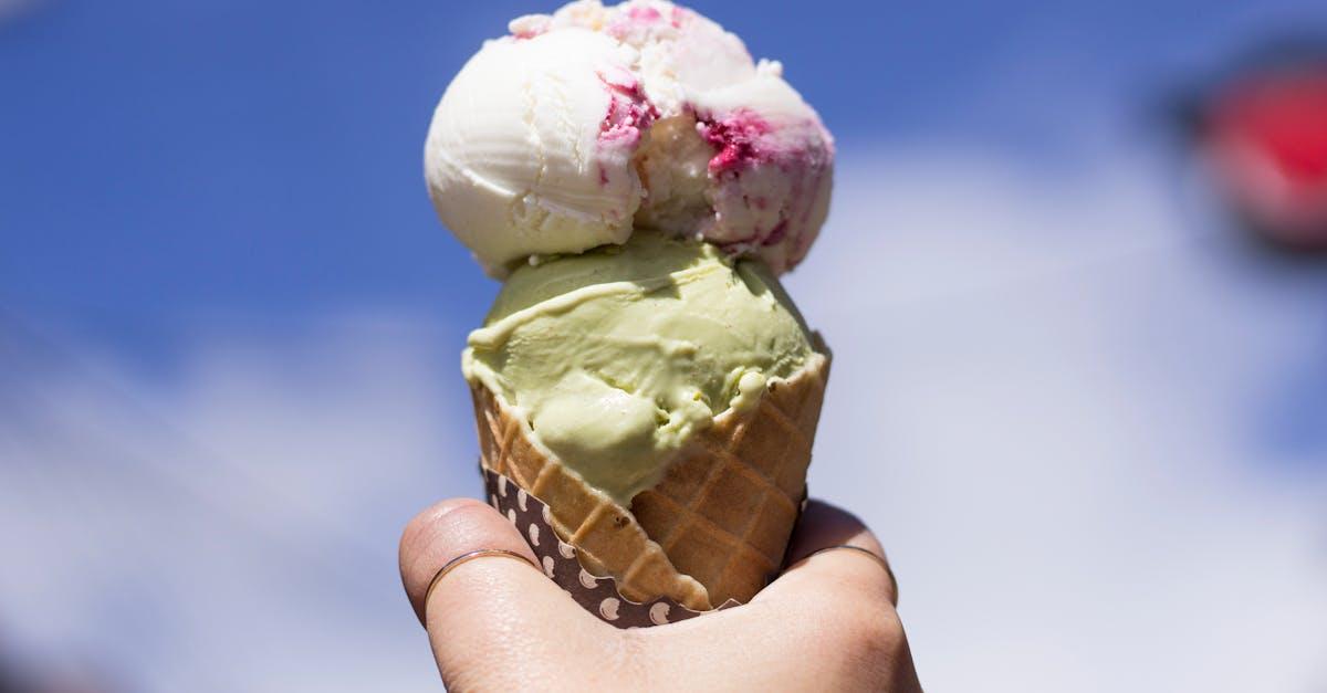 découvrez un monde de délices glacés avec notre sélection de glaces artisanales. un assortiment de saveurs irrésistibles pour tous les palais, parfait pour se rafraîchir lors des chaudes journées d'été. savourez chaque cuillère d'une expérience unique et crémeuse.