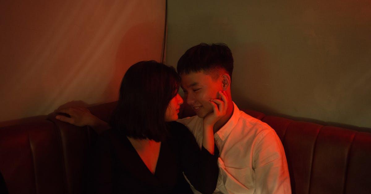 découvrez l'importance de la fréquence des relations intimes dans les relations amoureuses. apprenez comment la fréquence des interactions affecte la connexion émotionnelle et le bonheur des couples.