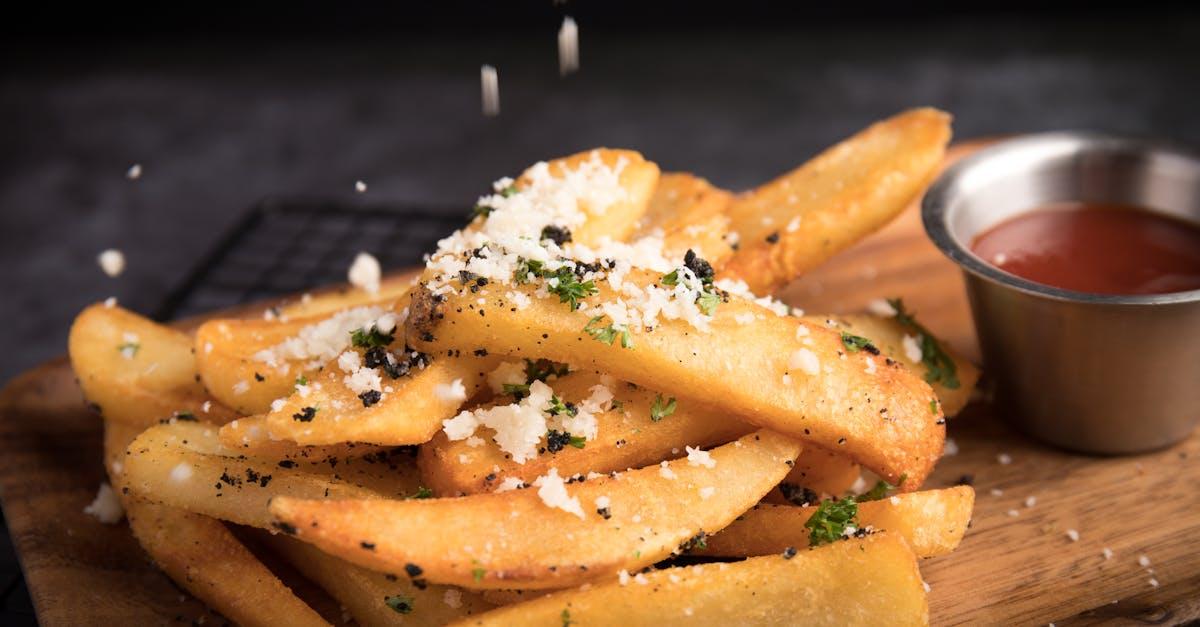 découvrez tout ce qu'il faut savoir sur le ketchup : recettes, variantes, et conseils pour l'intégrer à vos plats préférés. apportez une touche savoureuse à vos repas avec cette sauce emblématique.