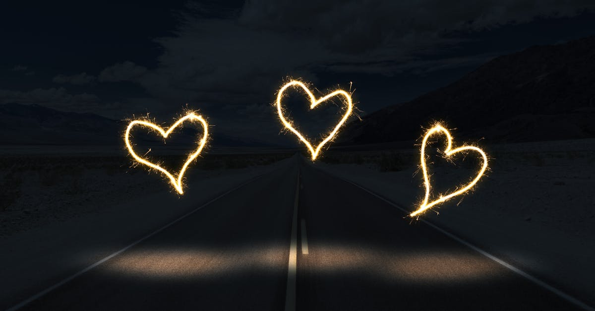 découvrez les secrets et les conseils pour entretenir une relation amoureuse à distance. apprenez à surmonter les défis du manque de proximité physique et à renforcer vos liens émotionnels malgré la distance.