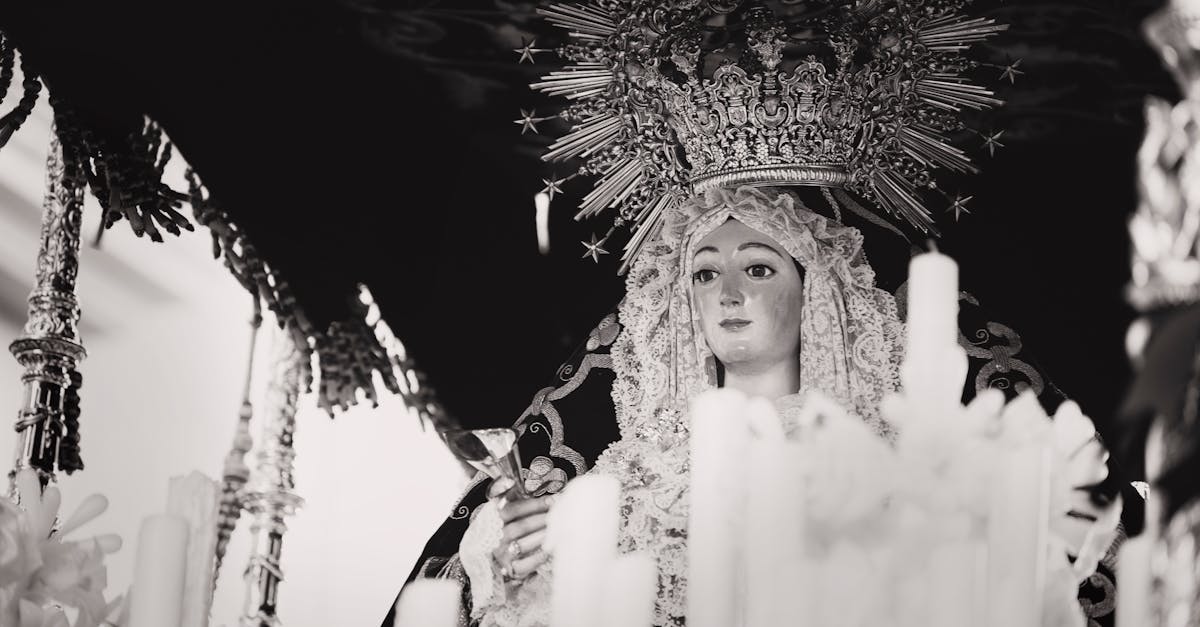 découvrez l'univers fascinant de madonna, icône de la pop et pionnière de la musique contemporaine. explorez sa carrière impressionnante, ses inspirations artistiques et son influence inégalée dans le monde de la musique et au-delà.