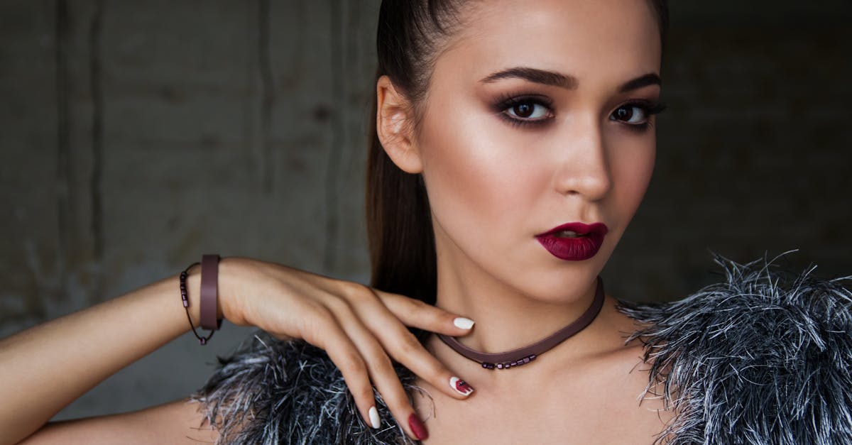 découvrez l'univers fascinant du maquillage avec nos conseils, astuces et produits incontournables pour sublimer votre beauté. que vous soyez novice ou experte, trouvez l'inspiration et les tutoriels adaptés à tous les styles et toutes les occasions.