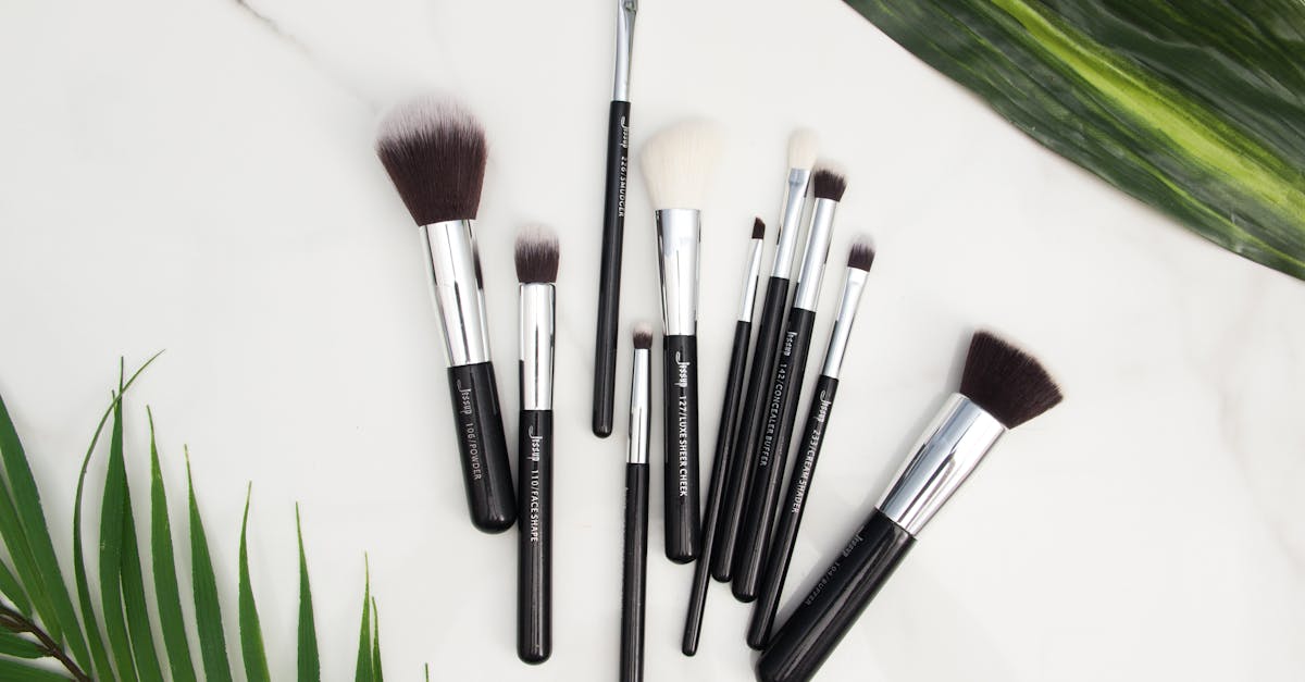 découvrez l'univers du maquillage avec nos conseils, astuces et tendances pour sublimer votre beauté. explorez des tutoriels, des critiques de produits et des looks inspirants pour chaque occasion.