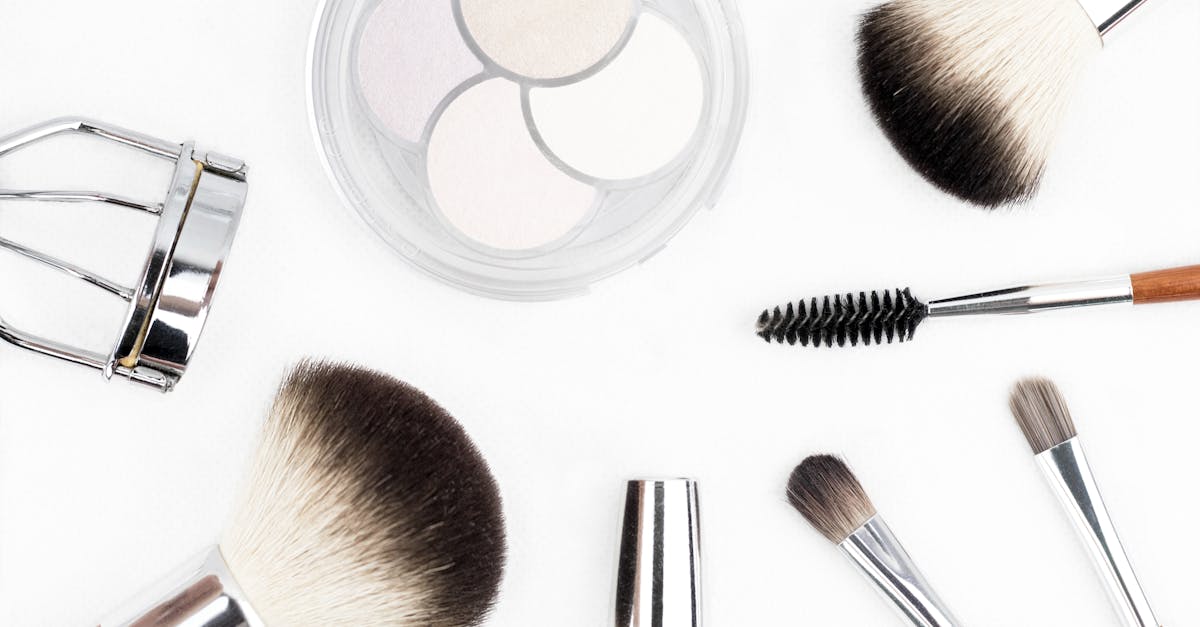 découvrez l'univers du maquillage avec des astuces, des conseils et des tendances pour sublimer votre beauté. explorez une variété de produits et techniques pour créer des looks adaptés à chaque occasion.