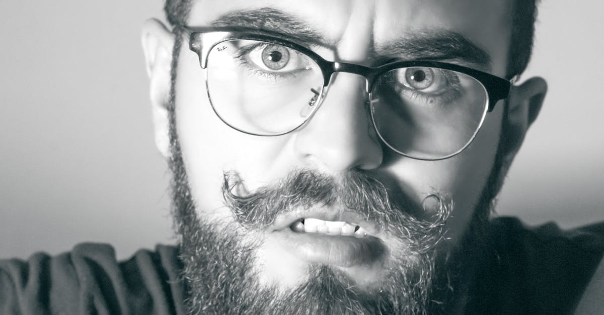 découvrez l'art de la moustache : styles, entretien et tendances. apprenez à choisir la moustache qui vous correspond et à l'adopter avec élégance pour un look unique et raffiné.