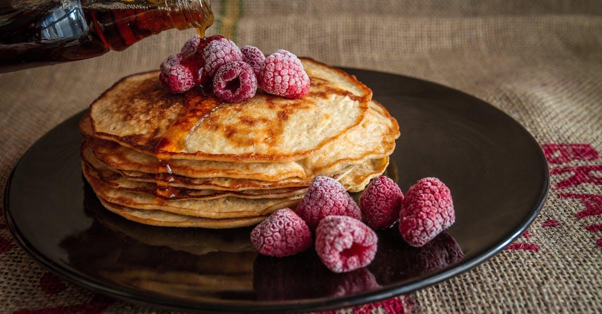 découvrez la meilleure recette de pancakes moelleux et savoureux, parfaits pour un petit déjeuner gourmand ou un brunch entre amis. préparez des pancakes maison faciles à réaliser, avec des astuces pour les personnaliser à votre goût. éveillez vos papilles avec cette délicieuse combinaison de simplicité et de plaisir!