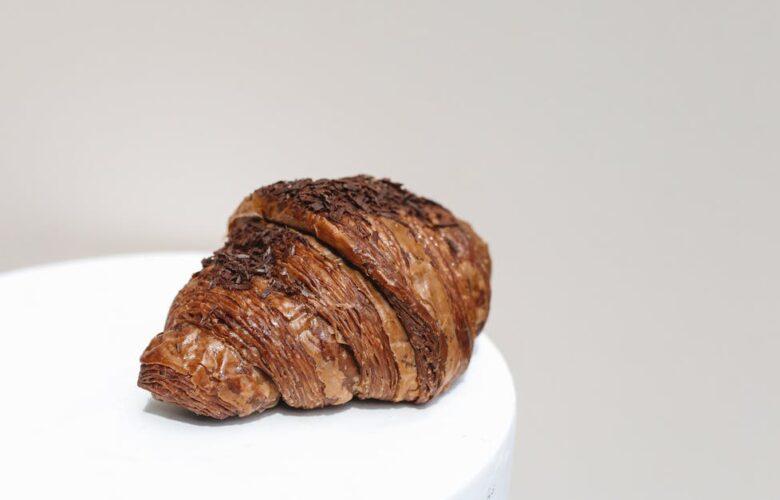 découvrez l'univers de la pâte feuilletée : des recettes délicieuses et des techniques pour maîtriser cet incontournable de la pâtisserie. apprenez à créer des plats sucrés et salés à base de pâte feuilletée, idéal pour impressionner vos invités!