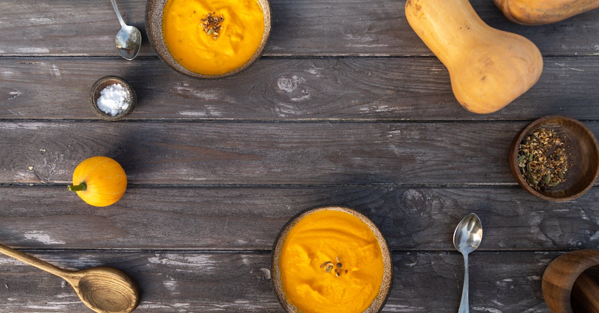 découvrez notre délicieuse recette de soupe à la citrouille, un plat réconfortant et crémeux parfait pour l'automne. réchauffez vos soirées avec des ingrédients simples et savoureux, alliant la douceur de la citrouille aux épices réconfortantes.