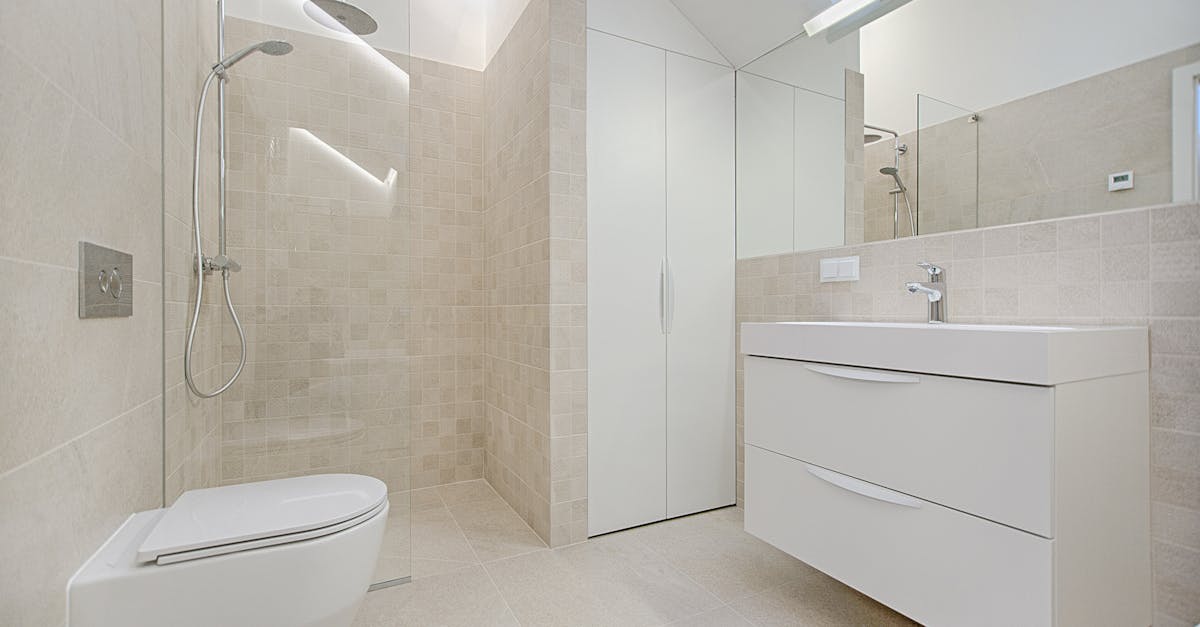 découvrez les pièges courants lors de l'installation de votre douche et apprenez comment les éviter pour garantir un espace de bain fonctionnel et esthétique. conseils pratiques et astuces pour un projet sans tracas.