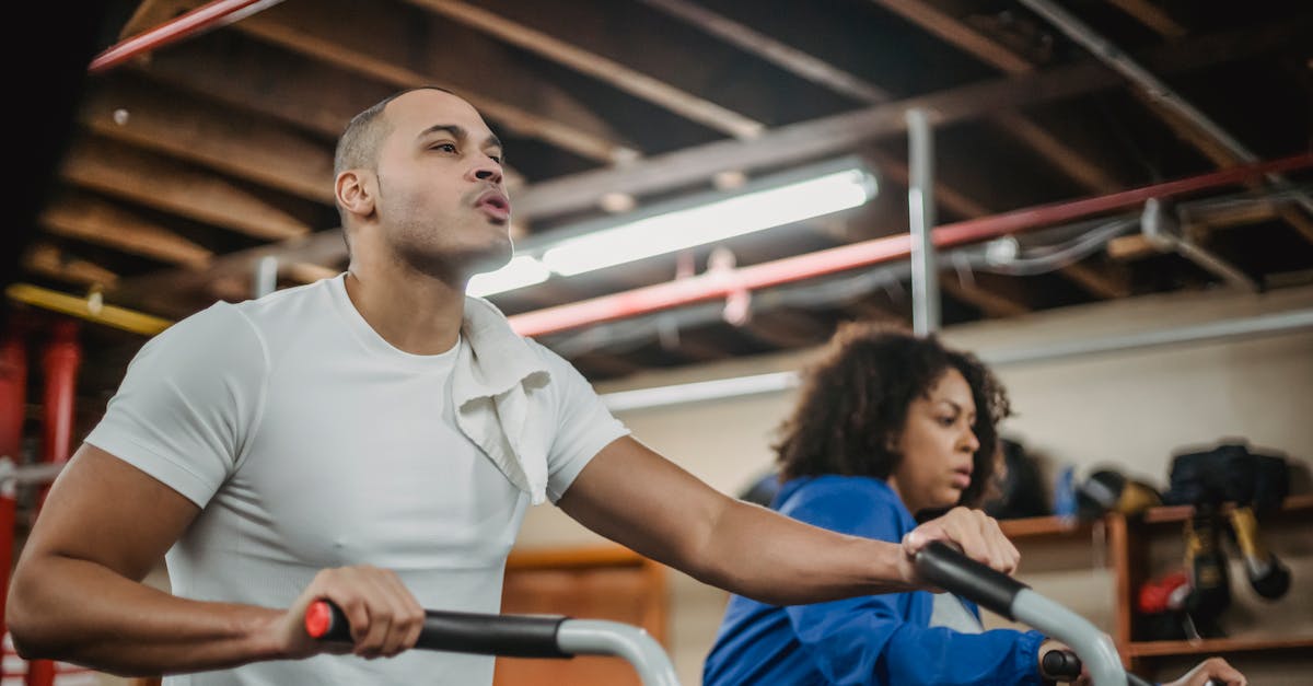 découvrez le meilleur des vélos d'appartement ! que vous soyez débutant ou sportif confirmé, nos stations de vélo stationnaire allient confort, performance et technologie pour transformer votre entraînement à domicile. profitez d'une séance de fitness efficace, quel que soit votre niveau.