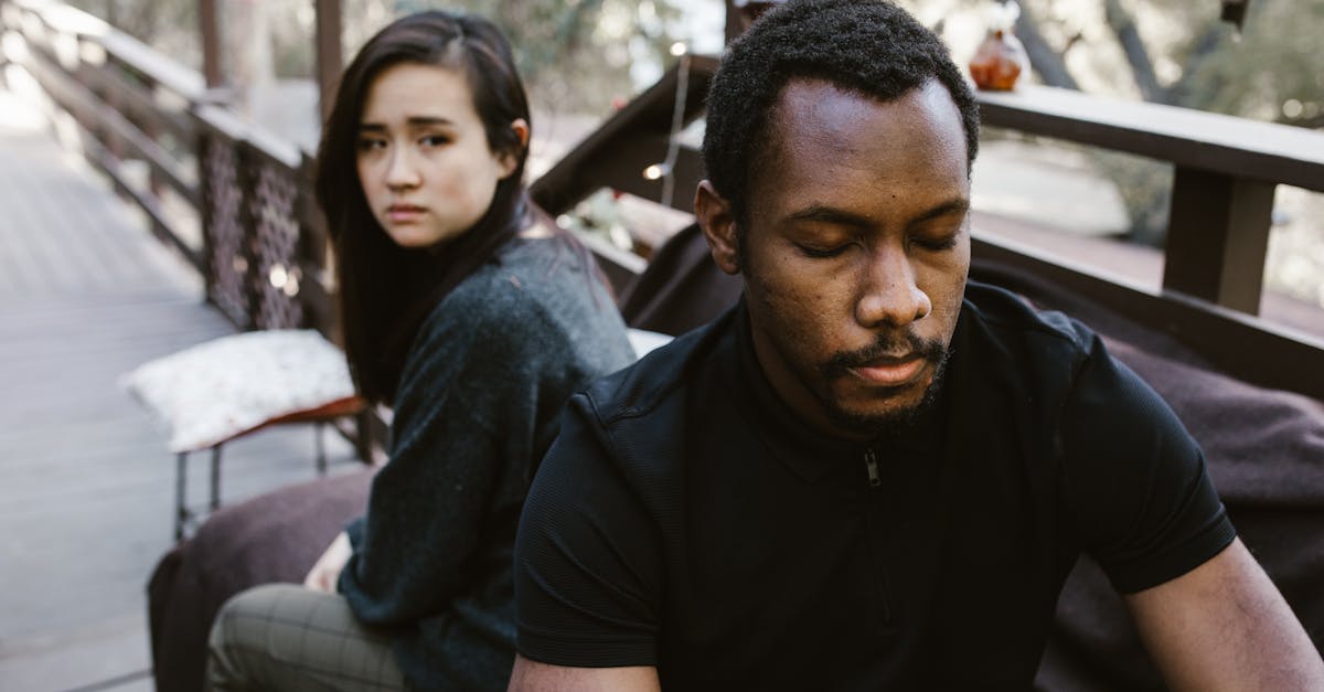 explorez les dynamiques de couple, une analyse fascinante des relations amoureuses, des conflits et des stratégies pour renforcer l'harmonie au sein des couples. découvrez comment les interactions et la communication façonnent vos relations.