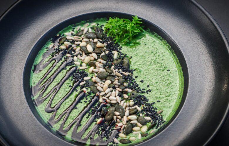 découvrez notre délicieuse recette de soupe crémeuse, alliant douceur et saveurs riches, parfaite pour réchauffer vos soirées d'hiver. facile à préparer, cette soupe est un véritable régal pour toute la famille.