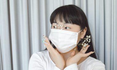 découvrez les curtain bangs, la tendance capillaire qui apporte une touche de fraîcheur et de style à votre coiffure. apprenez à les adopter et à les styliser pour sublimer votre visage et mettre en valeur votre personnalité.