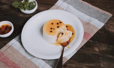 découvrez notre délicieuse recette de flan, un dessert crémeux et savoureux qui ravira vos papilles. facile à préparer et idéal pour toutes les occasions, ce flan fait maison est un véritable délice qui séduira petits et grands.