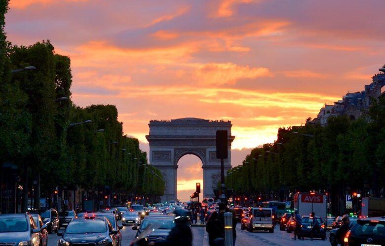 découvrez la beauté et la richesse de la france, un pays au patrimoine culturel exceptionnel, célèbre pour sa gastronomie, ses paysages pittoresques et son histoire fascinante. plongez dans l'élégance des villes, la douceur des villages et les merveilles naturelles qui font de la france une destination incontournable.