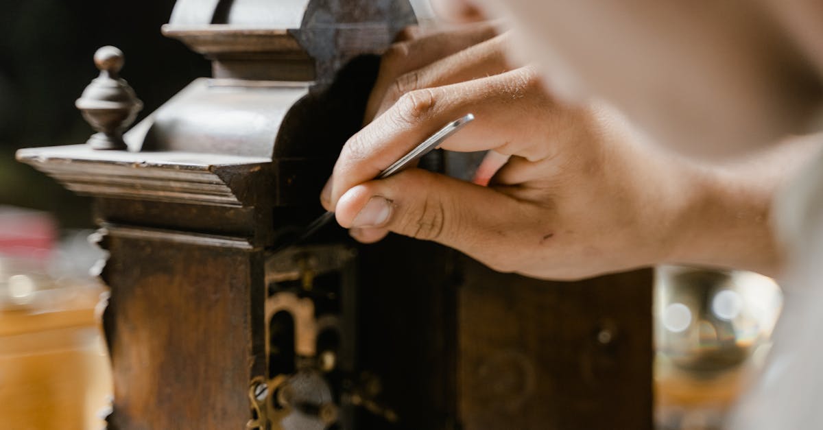 découvrez l'art de la restauration de mobilier, où chaque pièce réveille son charme d'antan. nos experts redonnent vie à vos meubles grâce à des techniques artisanales adaptées, alliant tradition et modernité pour un résultat époustouflant.
