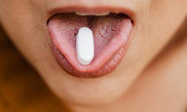 découvrez les effets de l'ingestion de sperme sur la santé et le bien-être. cette exploration aborde les aspects biologiques, psychologiques et sociaux de cette pratique, ainsi que ses implications pour la sexualité et les relations. informez-vous sur les risques potentiels et les bénéfices associés.