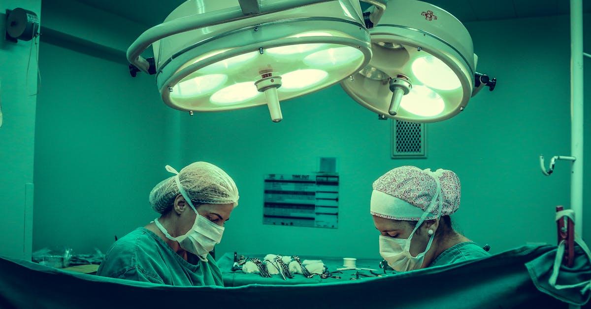 découvrez tout ce qu'il faut savoir sur la chirurgie : types d'interventions, techniques, préparations et soins postopératoires. informez-vous sur les avancées en matière de sécurité et d'efficacité des procédures chirurgicales.