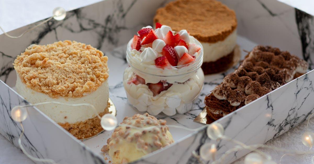 découvrez notre délicieuse recette de tiramisu, un dessert italien incontournable alliant mascarpone crémeux, café fort et biscuits savoureux. apprenez à préparer ce classique en quelques étapes simples et impressionnez vos invités avec ce délice sucré!