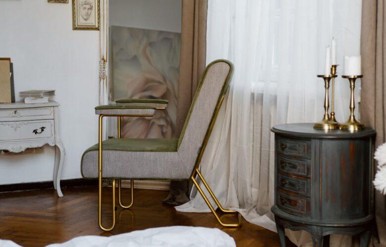 découvrez comment les 'vintage curtain bangs' peuvent transformer votre look ! cette coupe intemporelle, à la fois chic et décontractée, encadre délicatement le visage tout en ajoutant une touche rétro à votre style. idéale pour toutes les longueurs de cheveux, apprenez à les coiffer et à les entretenir pour un effet à la fois élégant et pratique.