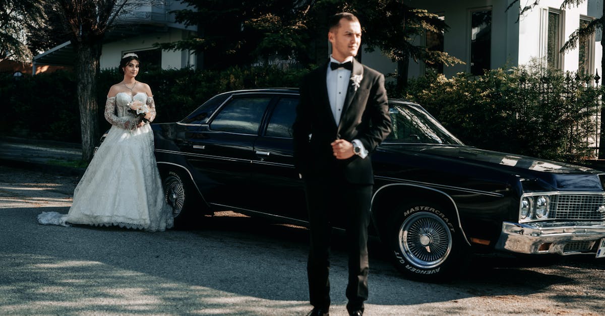 découvrez notre sélection élégante de tenues de mariage, parfaite pour les mariés, demoiselles d'honneur et invités. trouvez l'inspiration pour votre grand jour et choisissez des vêtements qui reflètent votre style unique tout en célébrant l'amour.