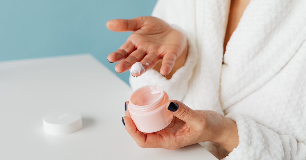 découvrez des solutions anti-âge efficaces pour retrouver une peau éclatante et jeune. nos conseils et produits innovants vous aideront à combattre les signes du temps tout en préservant votre éclat naturel.