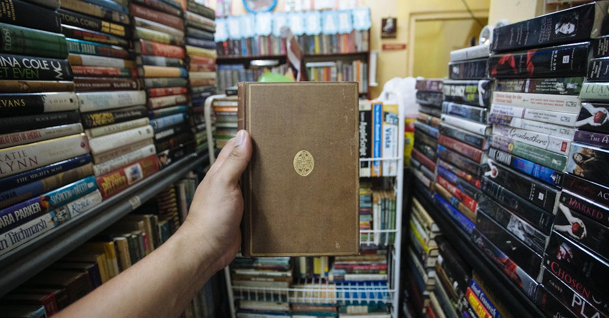 découvrez notre sélection des meilleurs bestsellers du moment. plongez dans des lectures captivantes qui ont séduit des millions de lecteurs. trouvez votre prochain coup de cœur littéraire !
