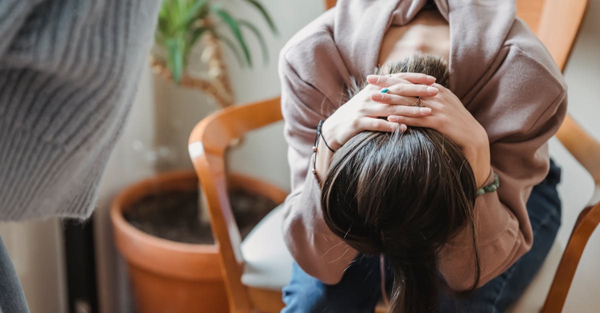 découvrez l'importance du langage corporel dans la communication quotidienne. apprenez à interpréter les gestes, postures et expressions faciales pour améliorer vos interactions personnelles et professionnelles.
