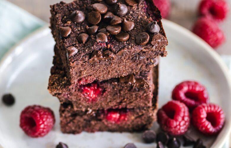 découvrez notre délicieuse recette de brownie, un dessert chocolaté fondant et irrésistible. parfait pour satisfaire toutes vos envies sucrées, apprenez à le préparer facilement avec des ingrédients incontournables. un plaisir à partager ou à déguster seul !