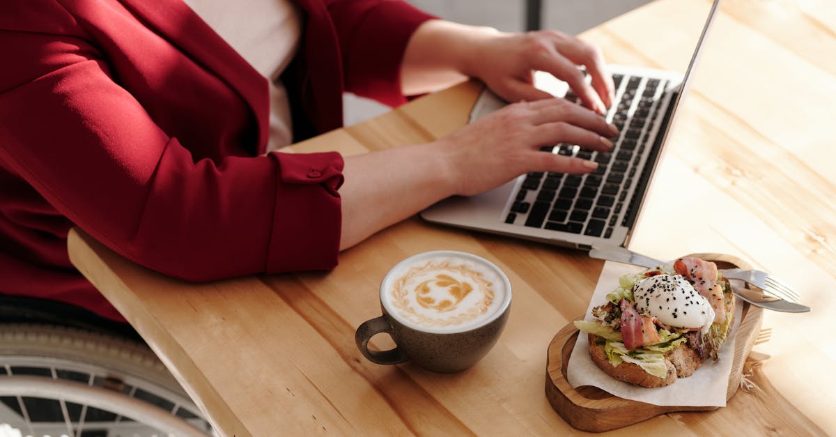 découvrez tout ce que vous devez savoir sur les calories : leur rôle dans le métabolisme, l'importance de leur comptage pour une alimentation équilibrée, et des conseils pratiques pour gérer votre apport calorique au quotidien.