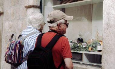 découvrez notre guide sur le celi pour les couples, une stratégie d'épargne et d'investissement efficace pour optimiser vos finances ensemble. apprenez à maximiser vos cotisations et à atteindre vos objectifs financiers tout en profitant des avantages fiscaux offerts par le compte d'épargne libre d'impôt.