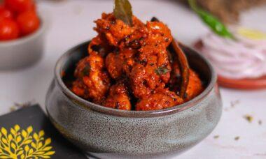 découvrez notre délicieuse recette de curry de poulet, un plat savoureux et épicé qui ravira vos papilles. facile à préparer, idéal pour un dîner en famille ou entre amis, ce curry vous emmènera directement en inde avec ses arômes envoûtants.