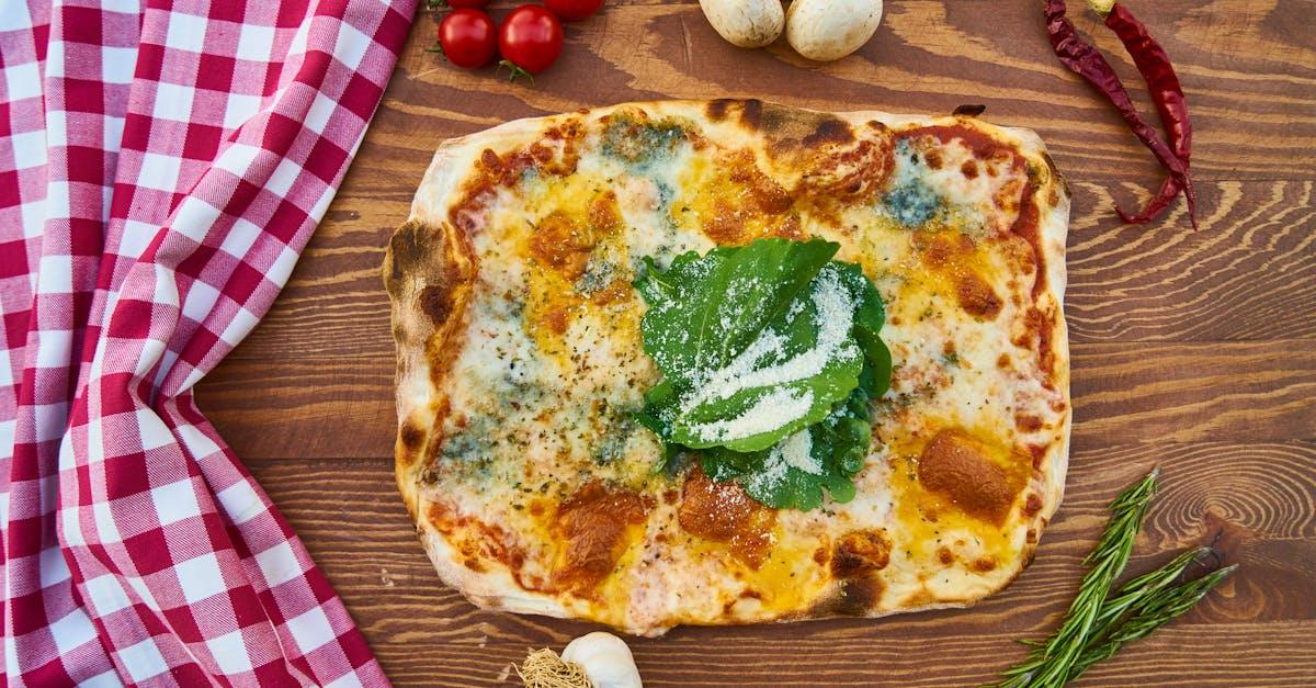 découvrez notre recette savoureuse de chili con carne, un plat réconfortant à base de viande hachée, haricots et épices, parfait pour régaler vos convives. idéal pour les soirées entre amis ou en famille, il saura réchauffer les cœurs et satisfaire les papilles !