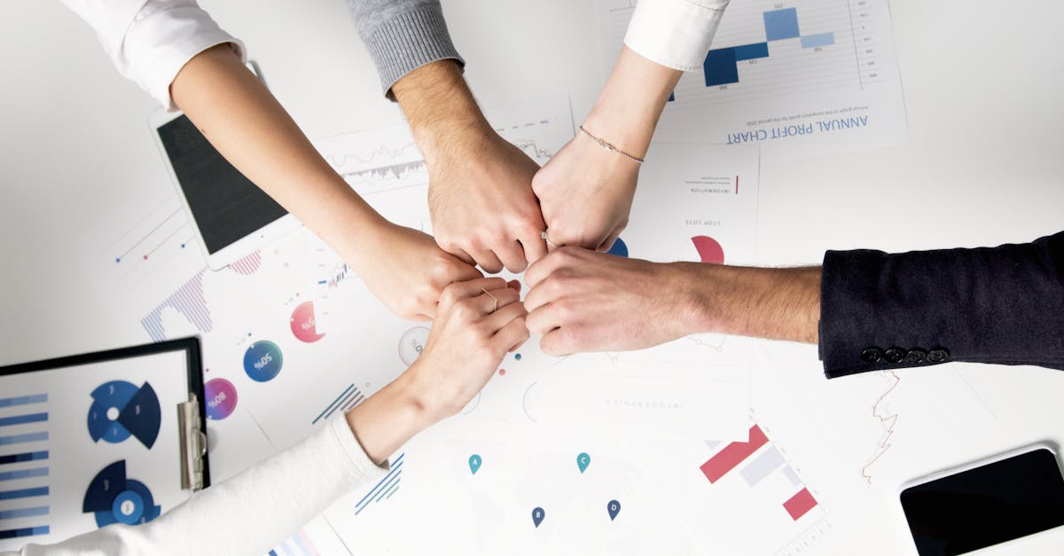 découvrez comment attirer et fidéliser vos collègues avec des stratégies efficaces. transformez votre environnement de travail et favorisez une collaboration harmonieuse pour une équipe performante.