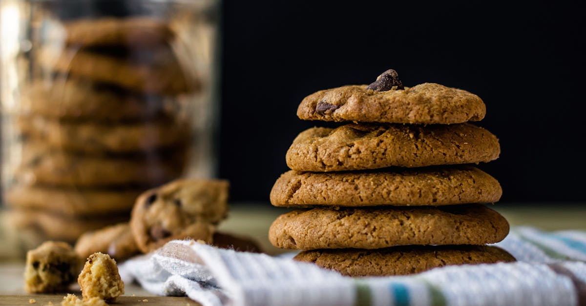 découvrez des recettes délicieuses de cookies faits maison, avec des astuces pour les rendre moelleux et savoureux. partez à la conquête des saveurs avec des ingrédients variés et des idées de personnalisation pour tous les palais.