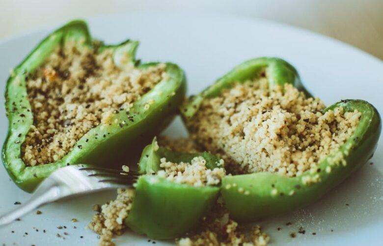 découvrez les saveurs authentiques du couscous, un plat traditionnel qui allie semoule fine, légumes frais et viandes savoureuses. apprenez à le préparer chez vous avec nos recettes simples et délicieuses, et régalez vos proches avec ce plat convivial et réconfortant.