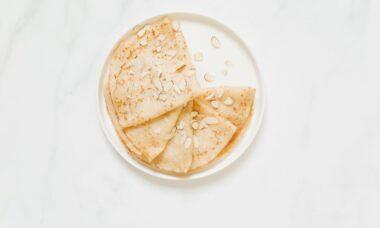 découvrez notre délicieuse recette de crêpes, parfaite pour un brunch gourmand ou un dessert savoureux. suivez nos étapes simples et régalez-vous avec des crêpes moelleuses à garnir selon vos envies !