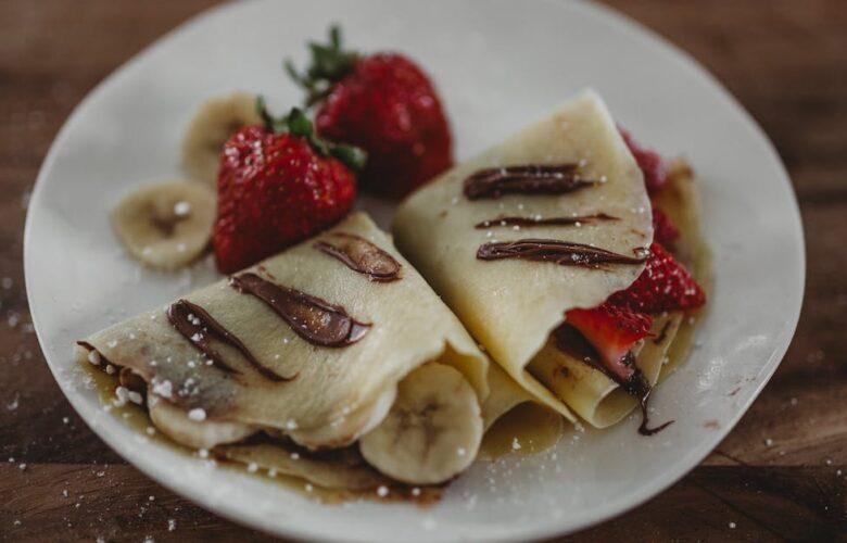découvrez l'univers savoureux des crêpes avec des recettes délicieuses et variées. que ce soit pour un repas, un dessert ou une collation, apprenez à réaliser des crêpes parfaites, de la traditionnelle crêpe sucrée à la savoureuse crêpe salée. satisfaites toutes vos envies gourmandes !