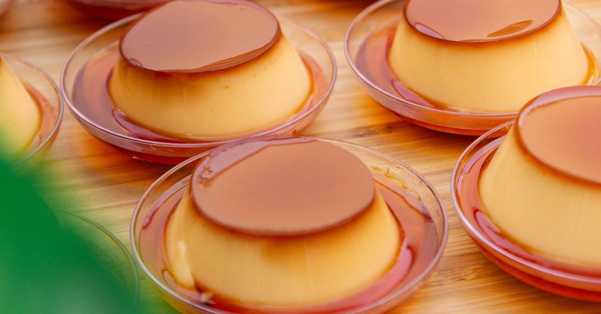 découvrez la recette du flan, un dessert crémeux et délicieusement sucré qui ravira vos papilles. facile à préparer, ce classique de la pâtisserie française saura séduire petits et grands à chaque bouchée.
