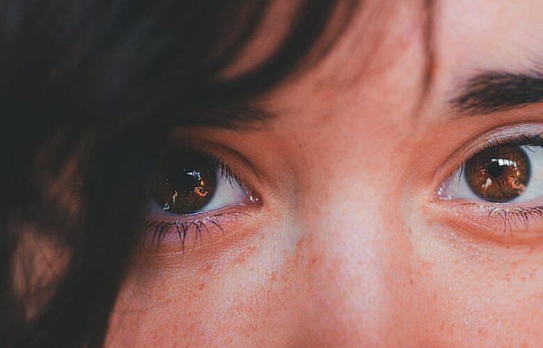 découvrez l'univers captivant de 'gaze' : une exploration hypnotique qui invite à contempler, rêver et s'émerveiller devant la beauté du moment présent.