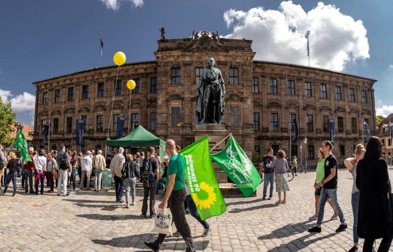découvrez les 'green flags', ces signaux positifs dans une relation qui indiquent une compatibilité et une compréhension mutuelle. apprenez à reconnaître ces indicateurs de santé émotionnelle et d'harmonie dans vos liens personnels.